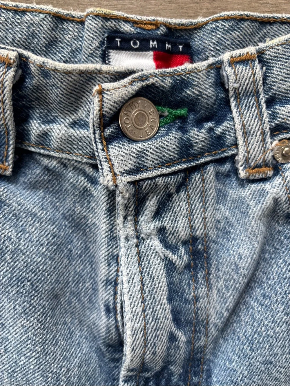 Vintage Tommy Hilfiger High-Rise Light Blue Denim Jeans - Picture 10 of 15